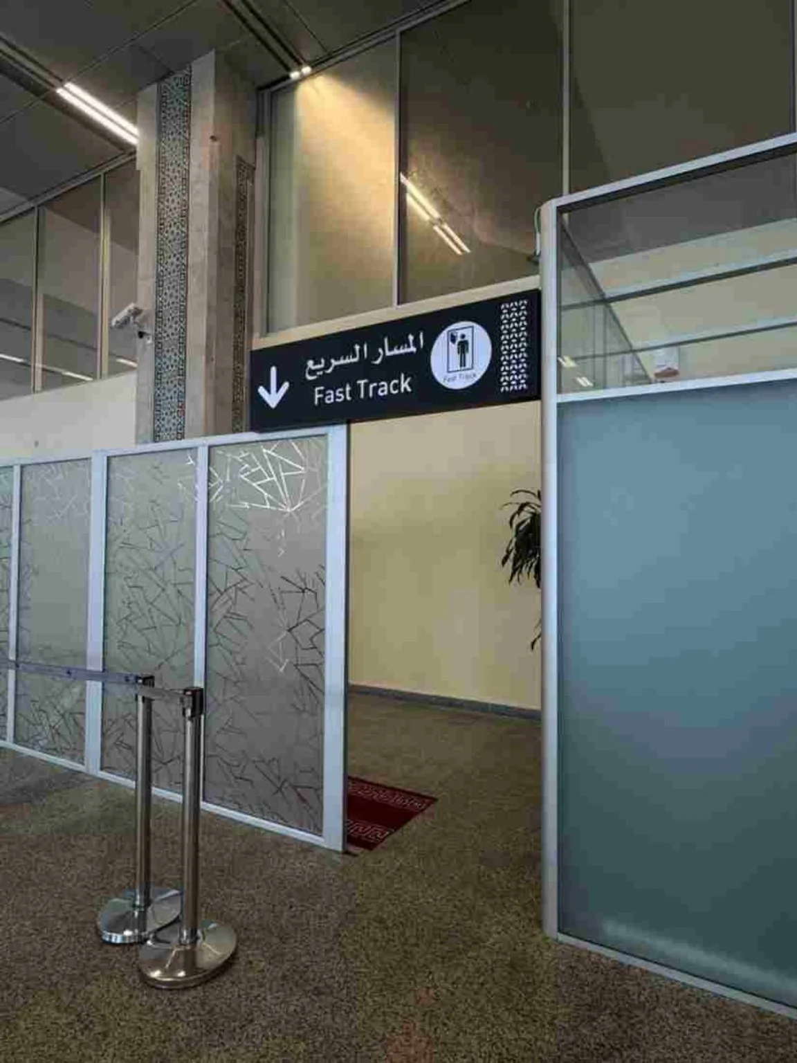 Zone de file prioritaire observée à l’aéroport de Casablanca